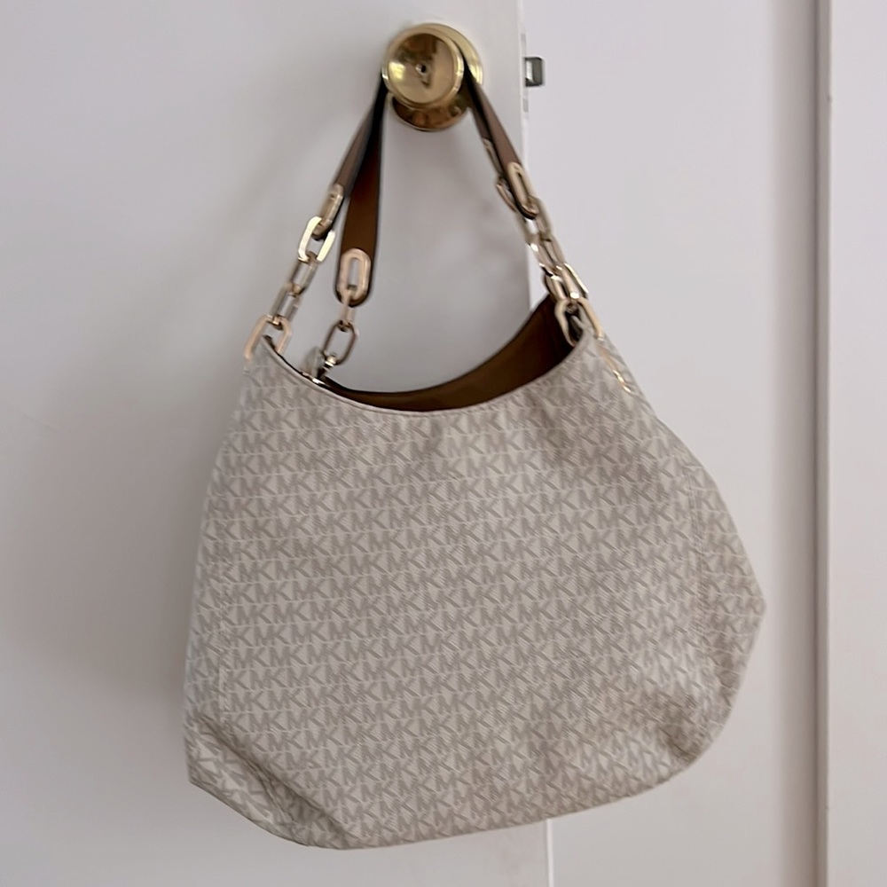 VNTG Michael Kors beautiful handbag.